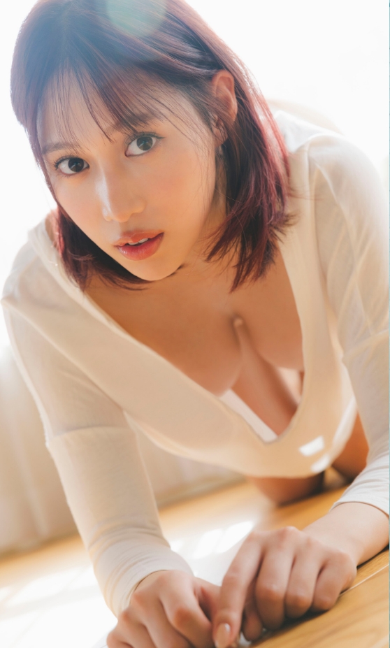さりナ写真集「奇跡の四重奏ボディ」